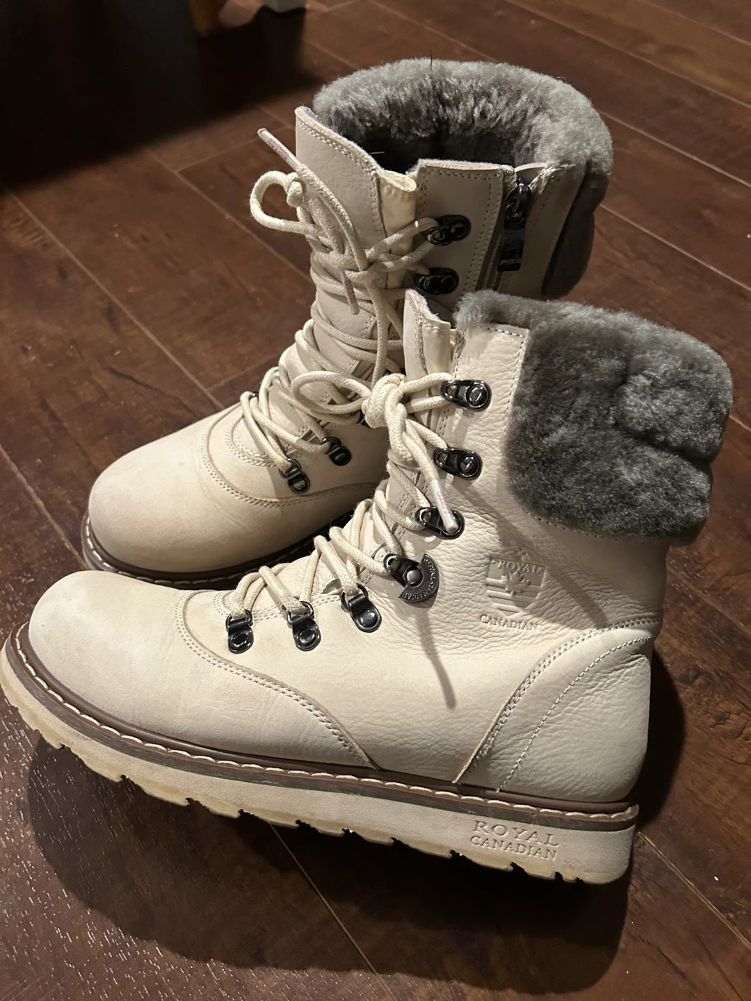 Royal Canadian Cream Winter Boots, Size 7.5