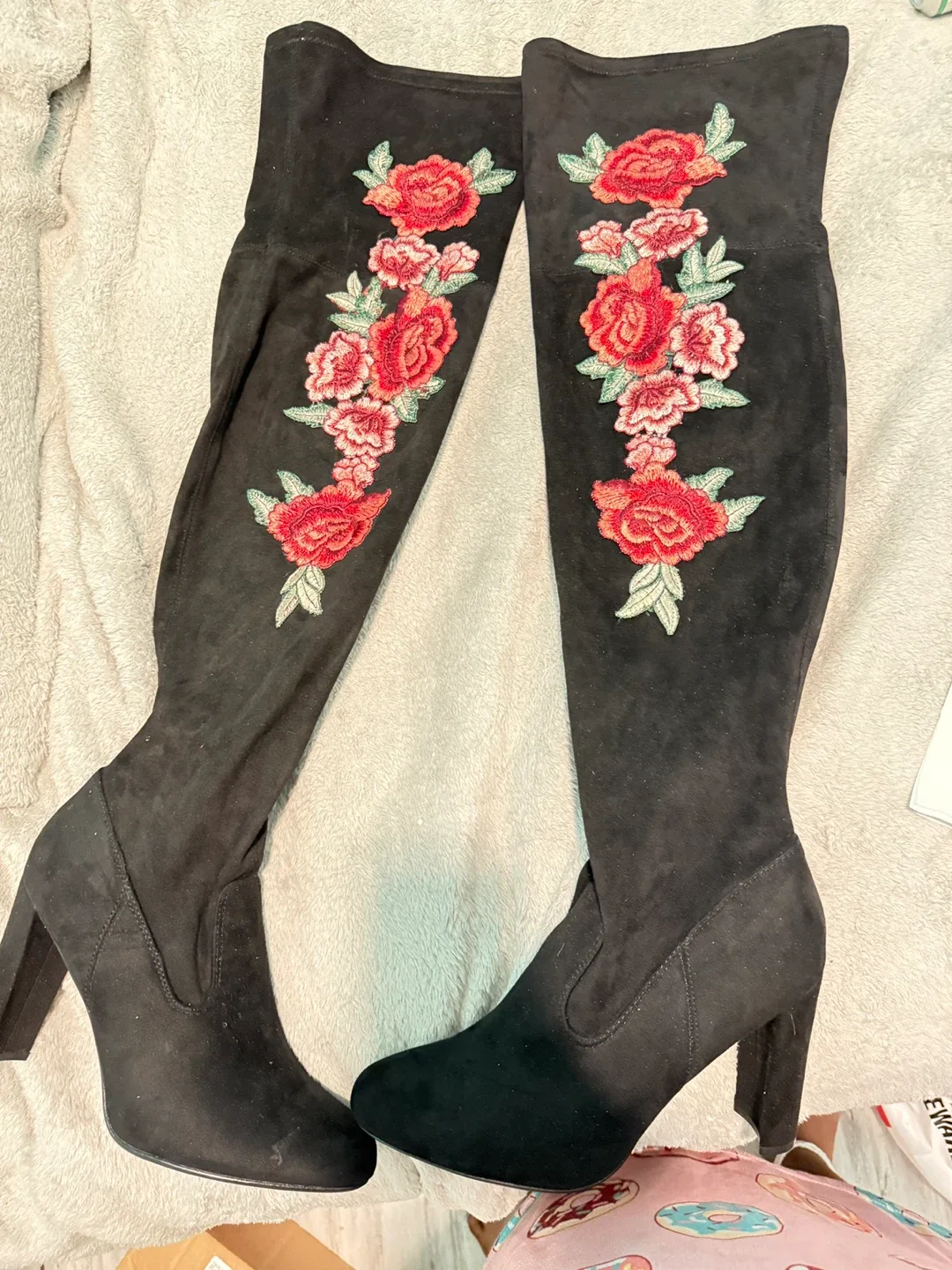 TIBBIE WC Black Floral Over-the-Knee Boots - Size 11 image indicator(2)
