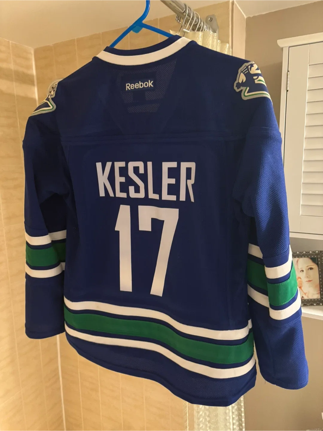 Reebok Canucks Kesler #17 Jersey - Women's M