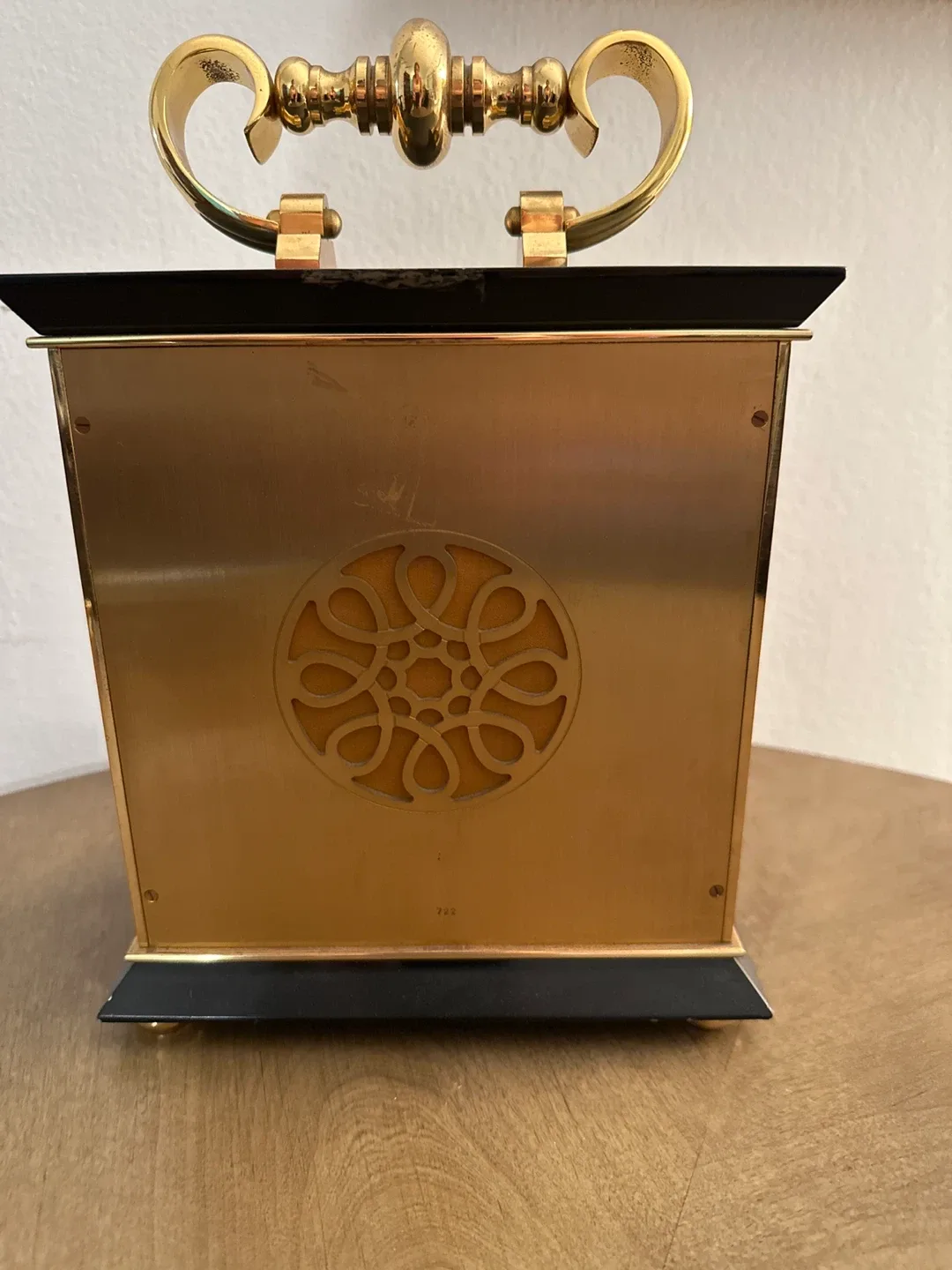 Luxor Table Clock - Black & Gold image indicator(4)