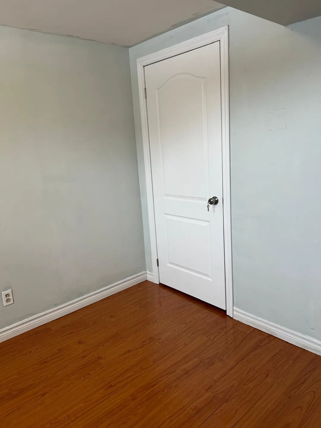 Basement for rent image indicator(5)