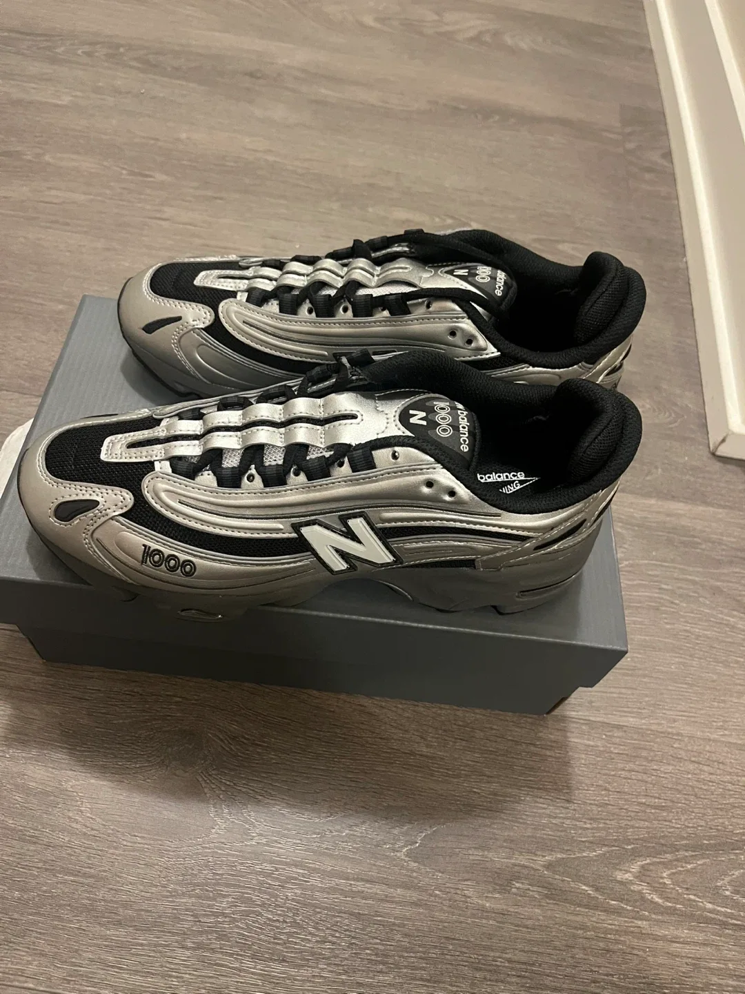 New Balance 1000 Silver/Black, Size 9.5