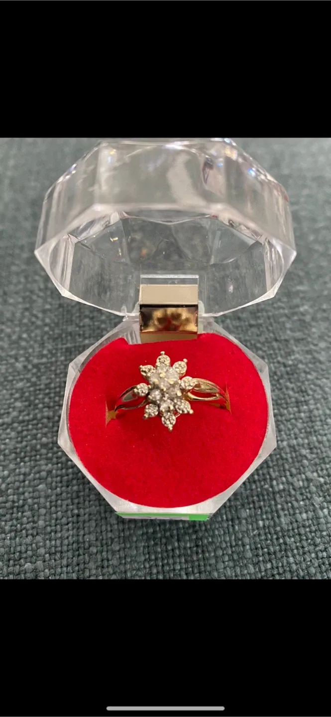 Vintage Gold & Diamond Ring