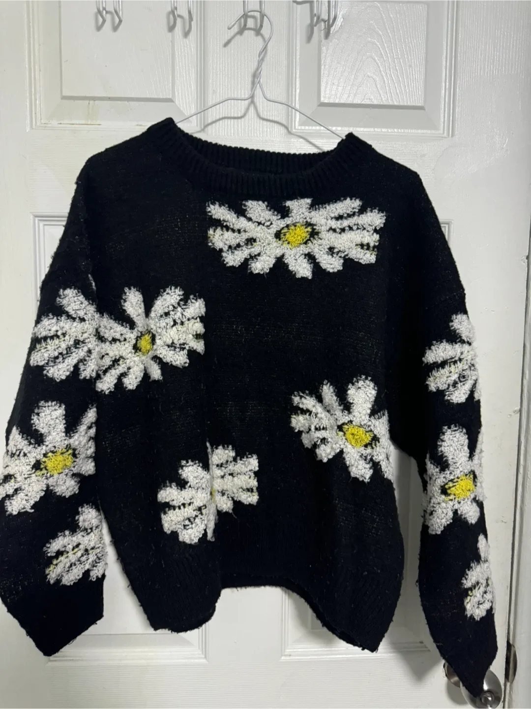 Forever 21 Black Daisy Sweater - Size L