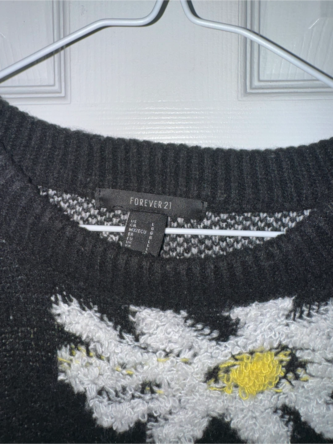 Forever 21 Black Daisy Sweater - Size L - photo 2