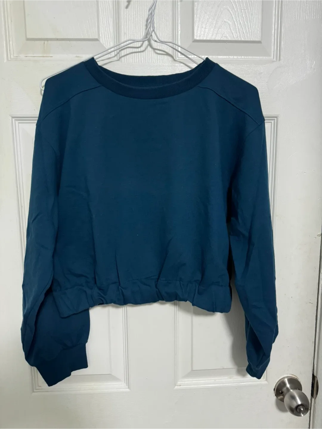 Forever 21 Blue Cropped Sweatshirt - Size XL
