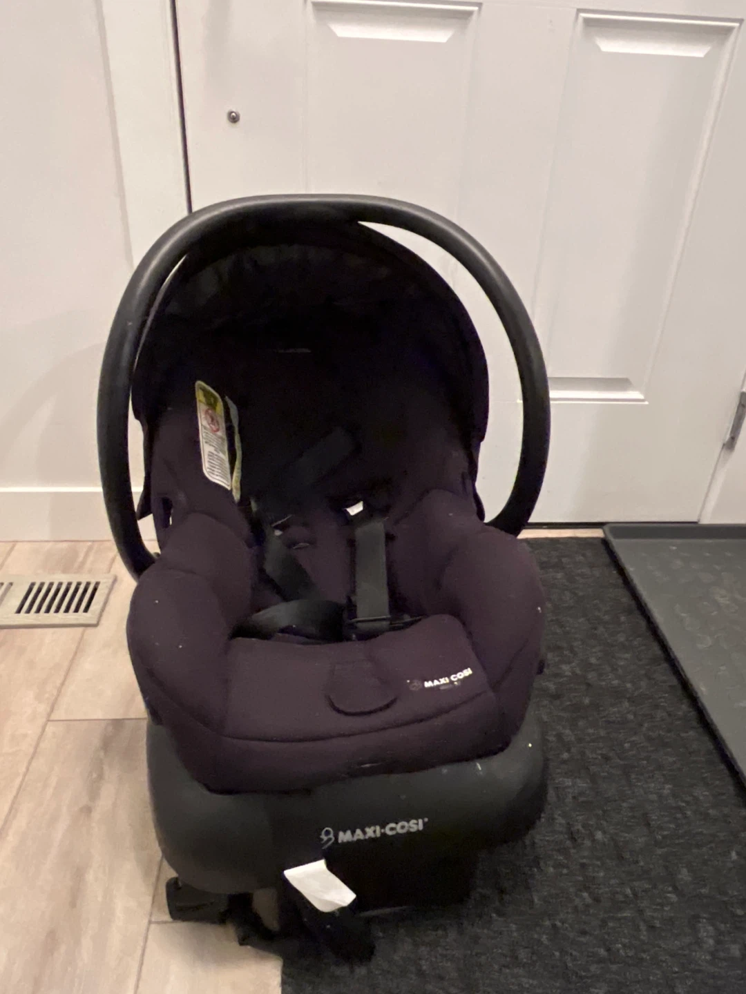 Maxi-Cosi Infant Car Seat