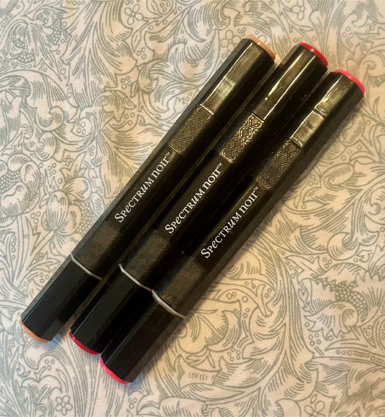 Spectrum Noir Alcohol Markers - 80 shades image indicator(2)