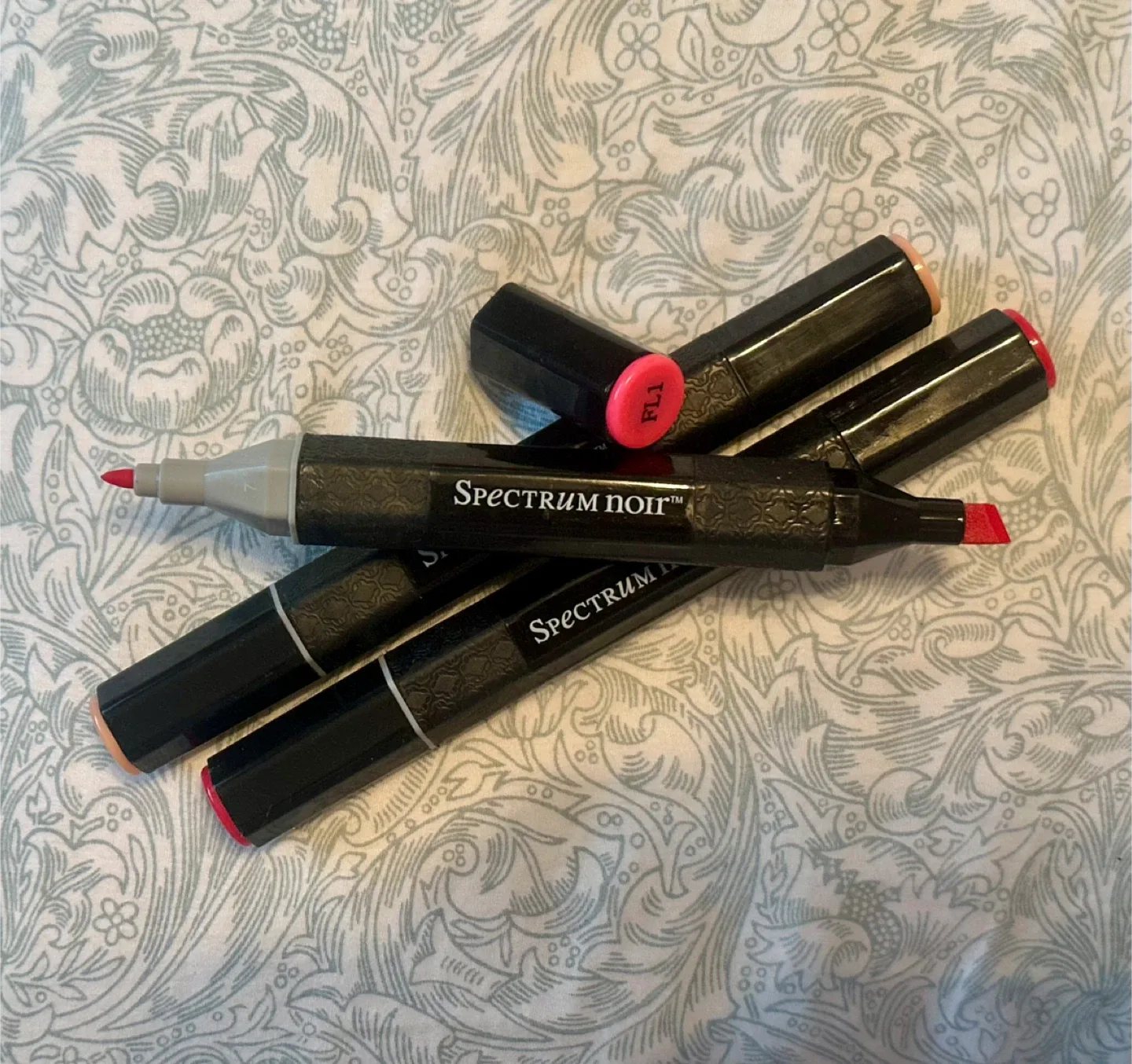 Spectrum Noir Alcohol Markers - 80 shades image indicator(3)