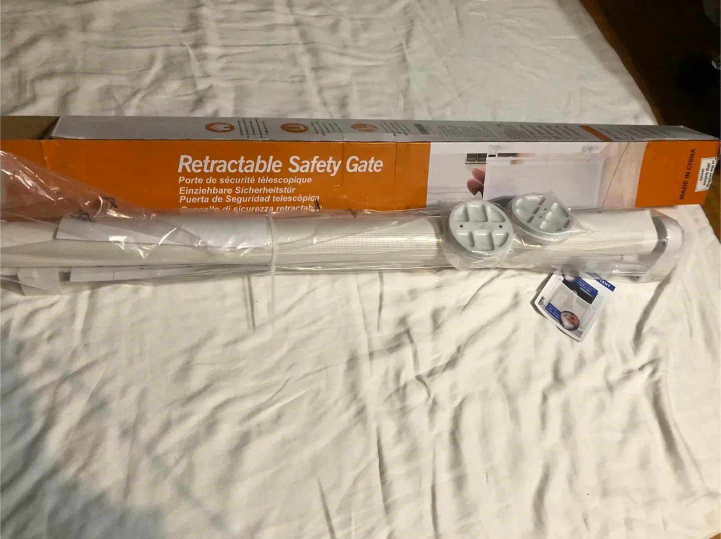 Retractable Safety Gate, White, New in Box image indicator(3)