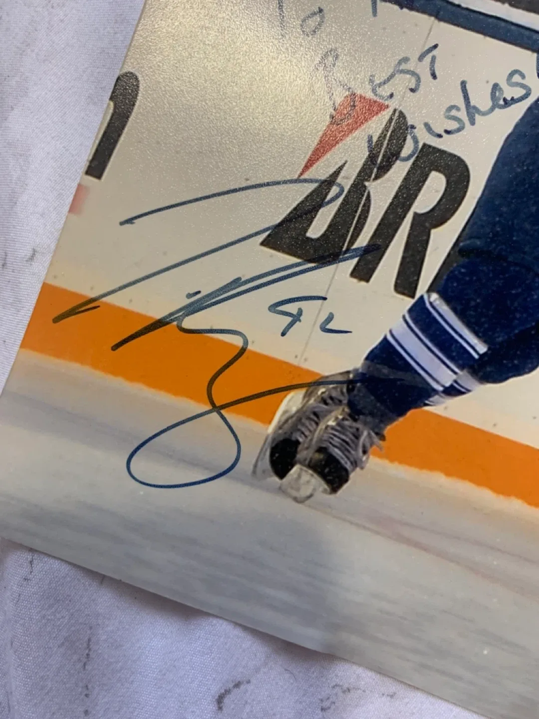 Tyler Bozak Autographed Toronto Maple Leafs Photo image indicator(2)