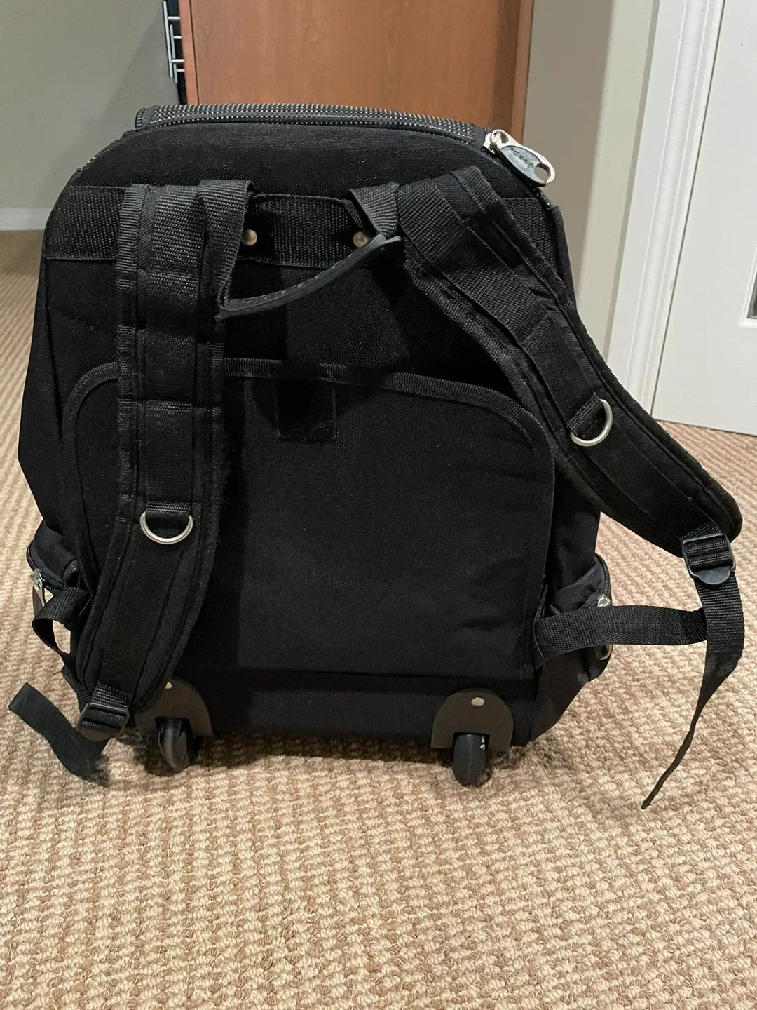 Jeep Black Rolling Backpack image indicator(2)