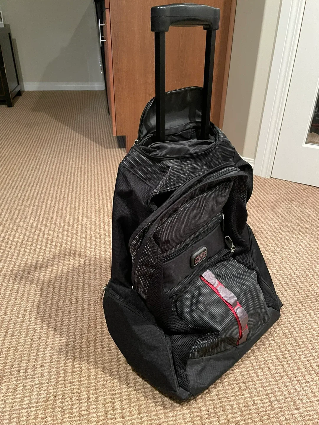 Jeep Black Rolling Backpack image indicator(3)