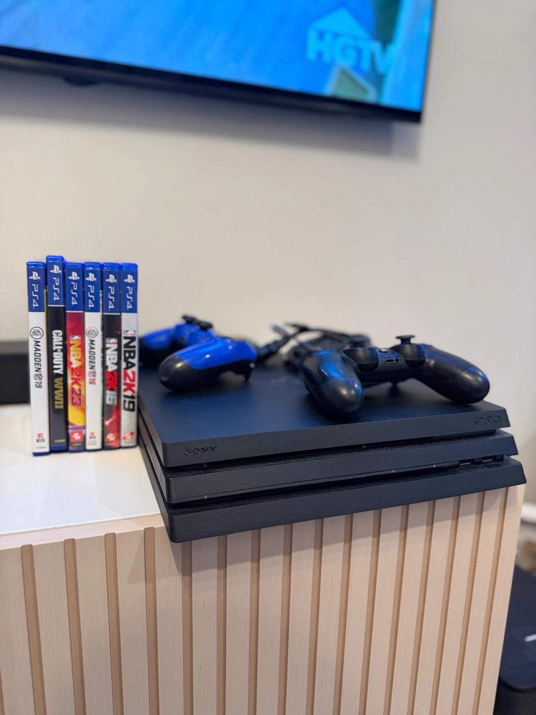 PS4 Pro - 1TB + Games Bundle