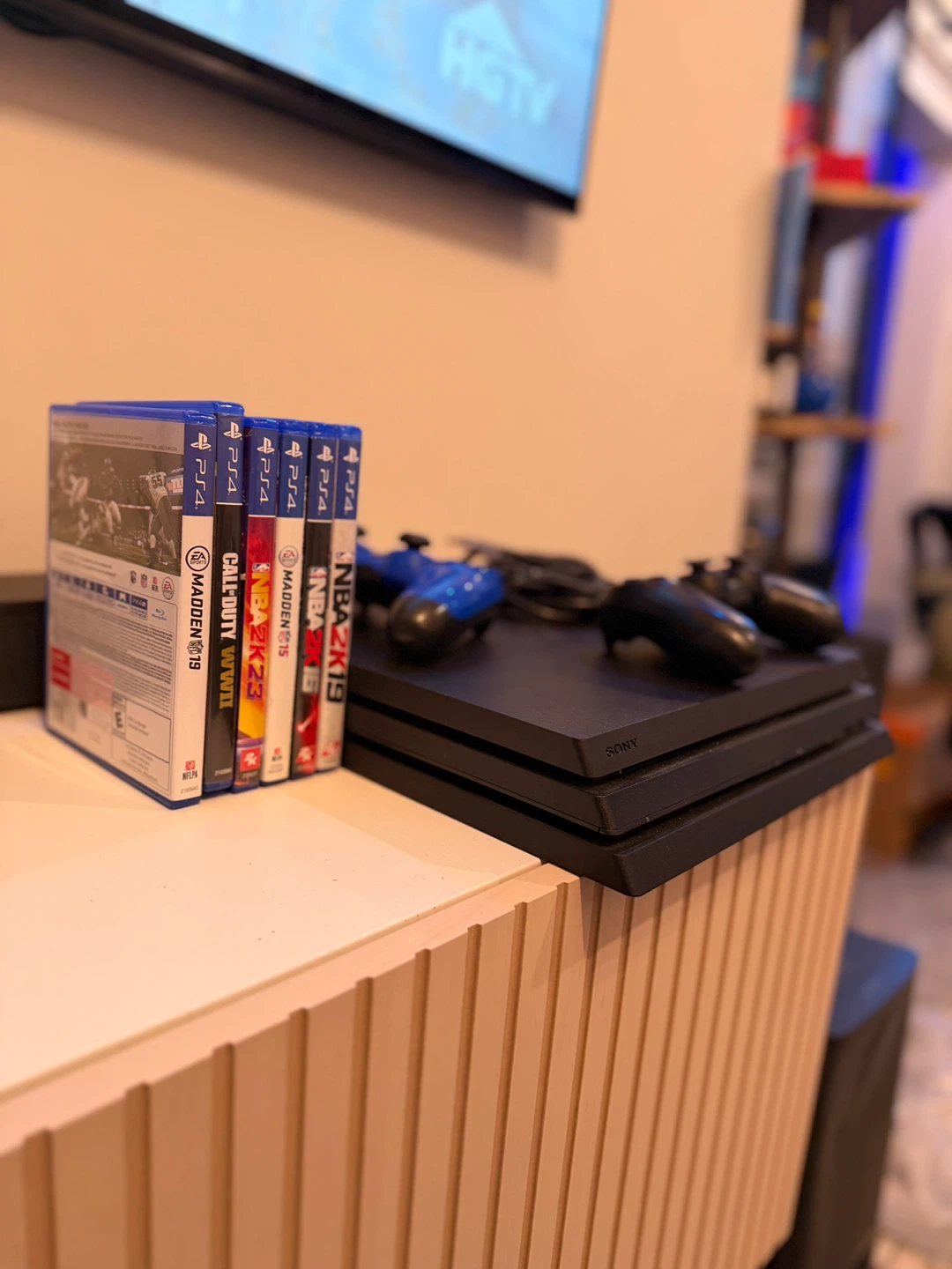 PS4 Pro - 1TB + Games Bundle - photo 2