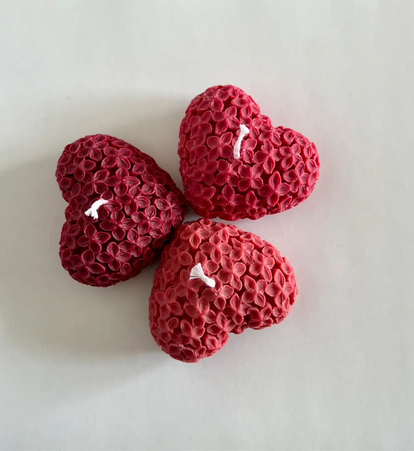 Handmade Heart & Rose Candles image indicator(2)