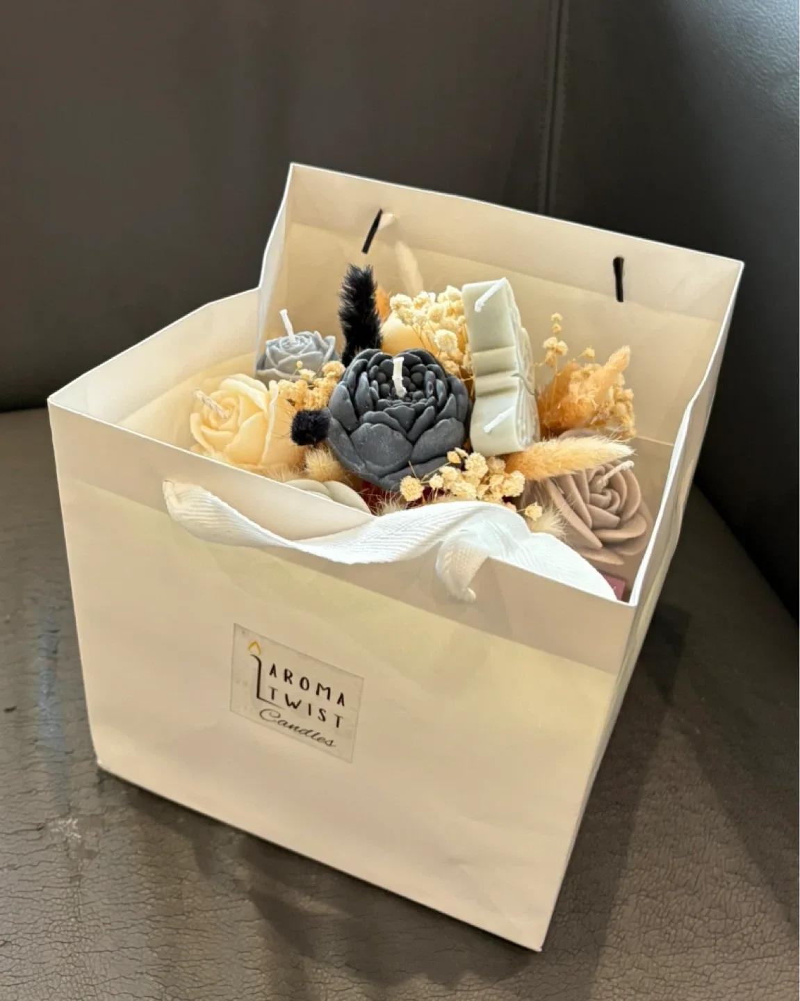 Floral bouquet candle