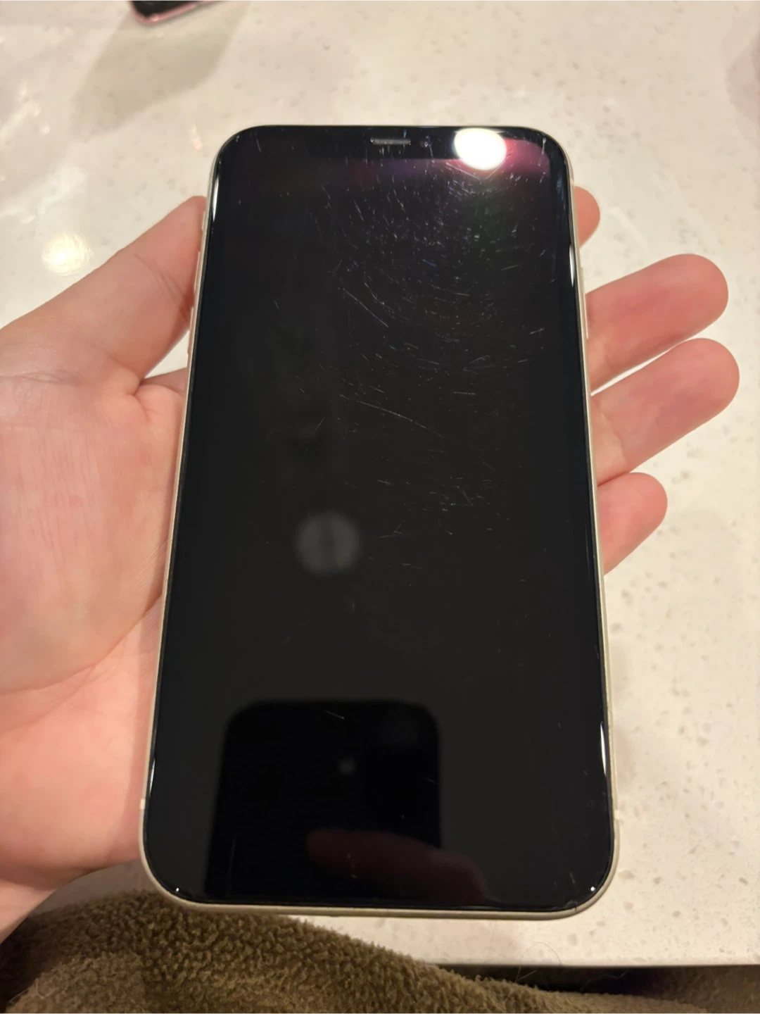 Apple iPhone 11 - White - photo 3