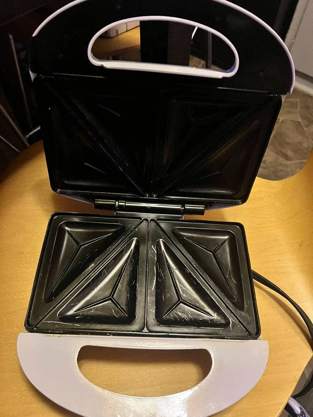 Betty Crocker Sandwich Maker image indicator(3)