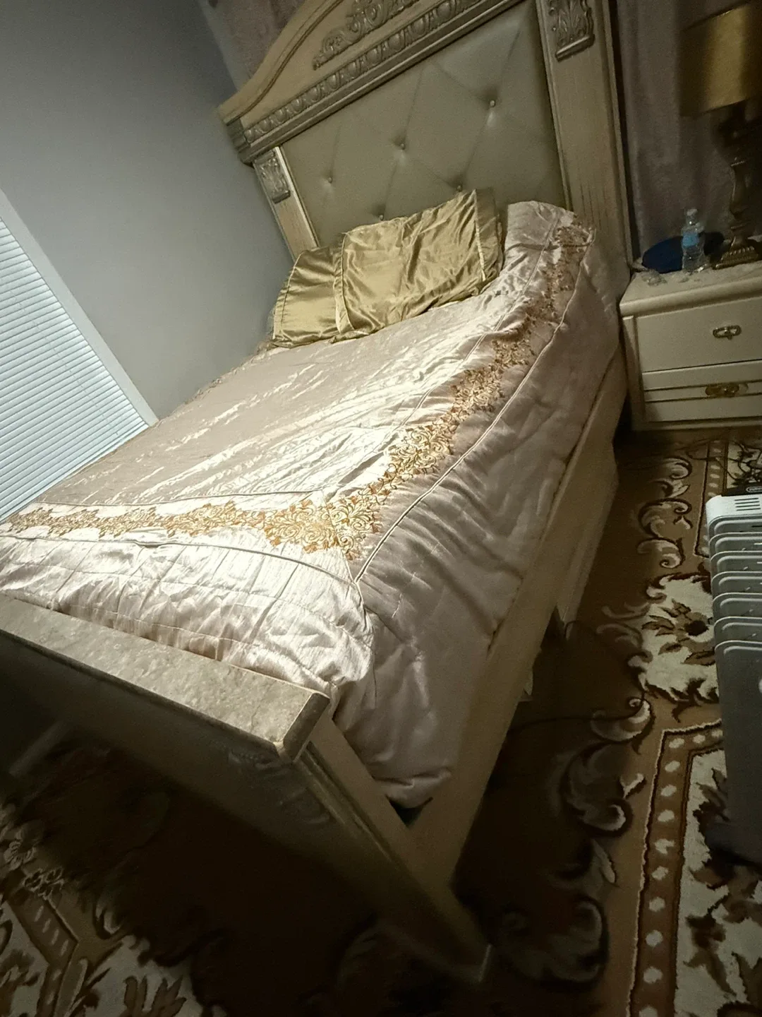 Elegant Queen Size Bed Frame with night stand and table lamp image indicator(4)