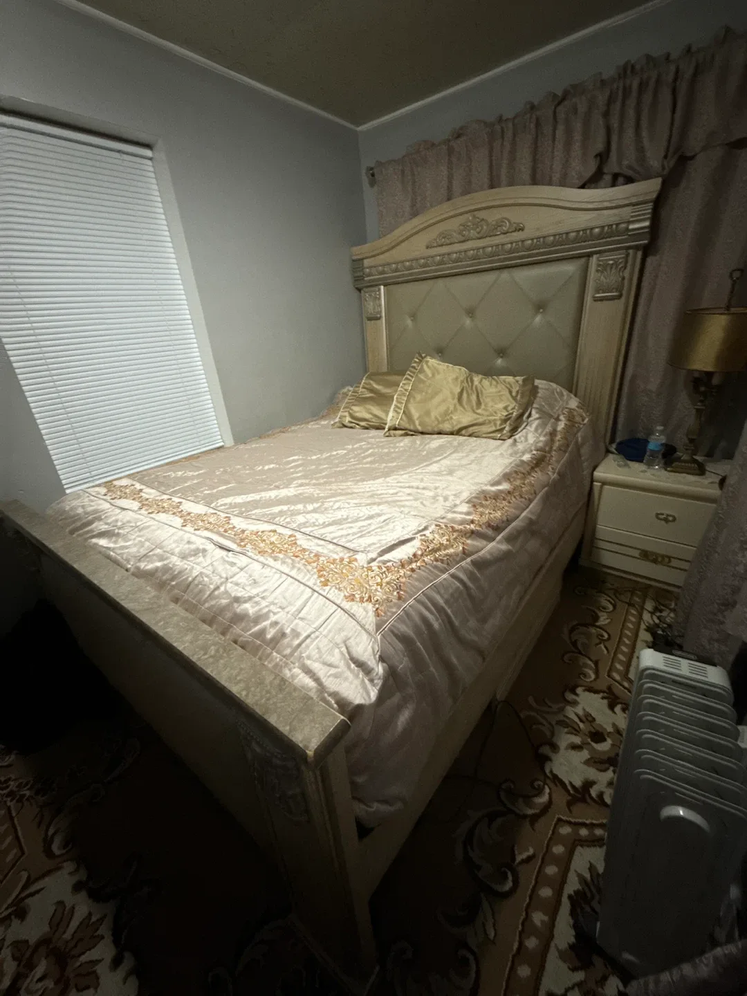 Elegant Queen Size Bed Frame with night stand and table lamp image indicator(3)