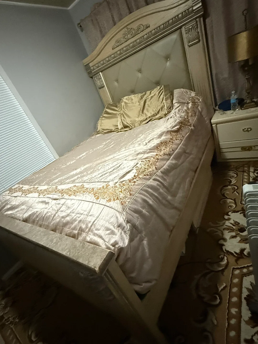 Elegant Queen Size Bed Frame with night stand and table lamp image indicator(6)