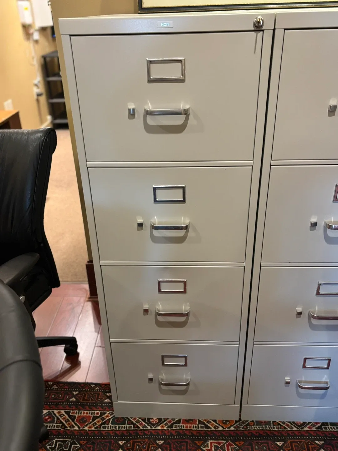 HON 4-Drawer Filing Cabinet - Beige image indicator(2)