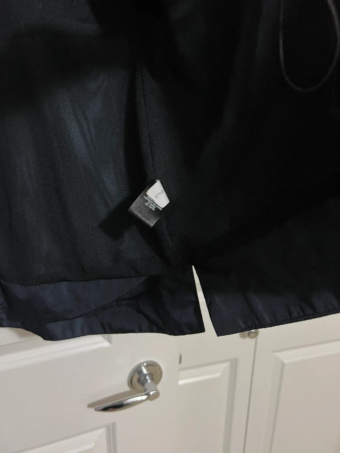 RW&CO. Black Rain Jacket - Size L image indicator(6)