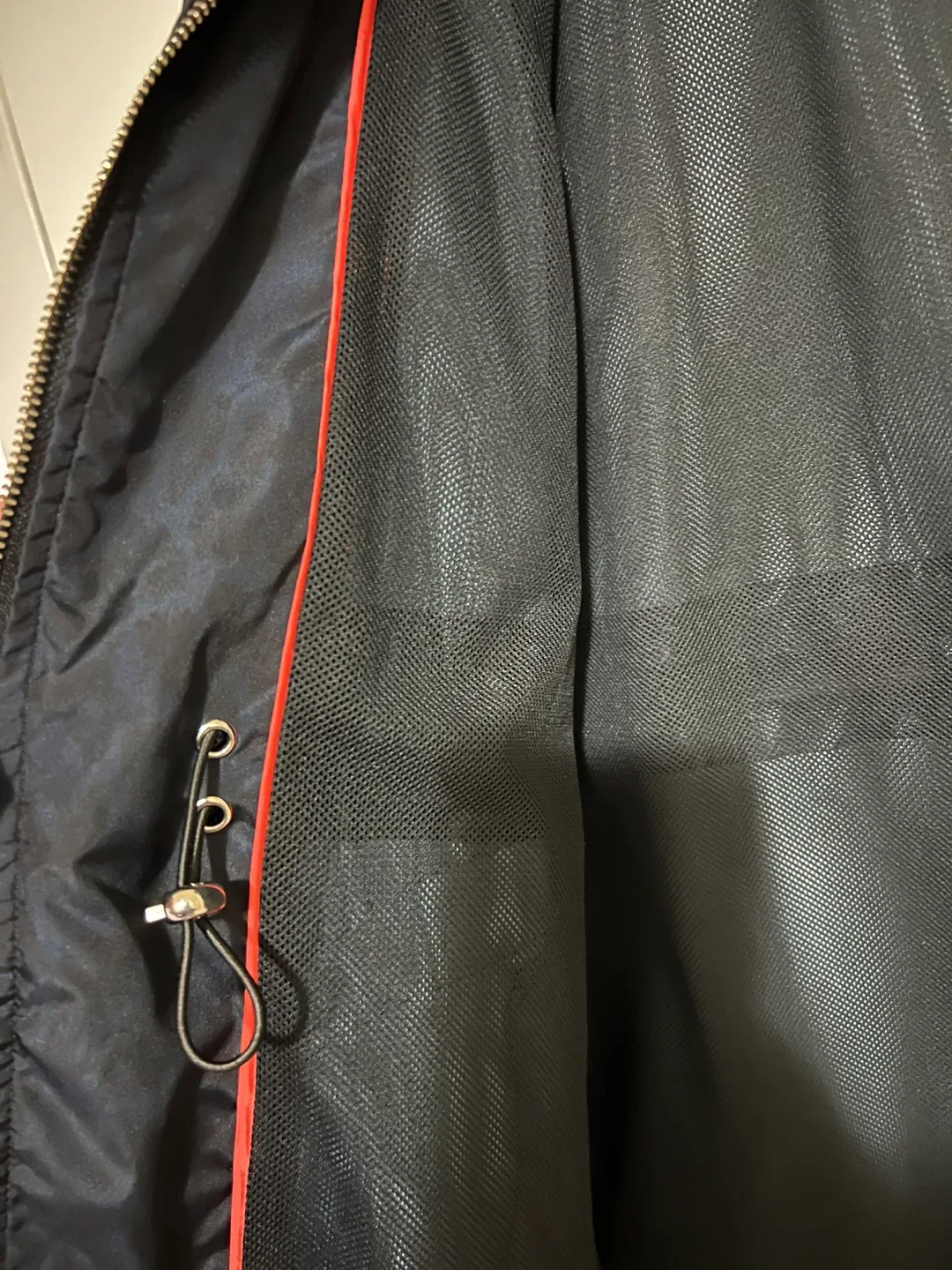 RW&CO. Black Rain Jacket - Size L image indicator(4)