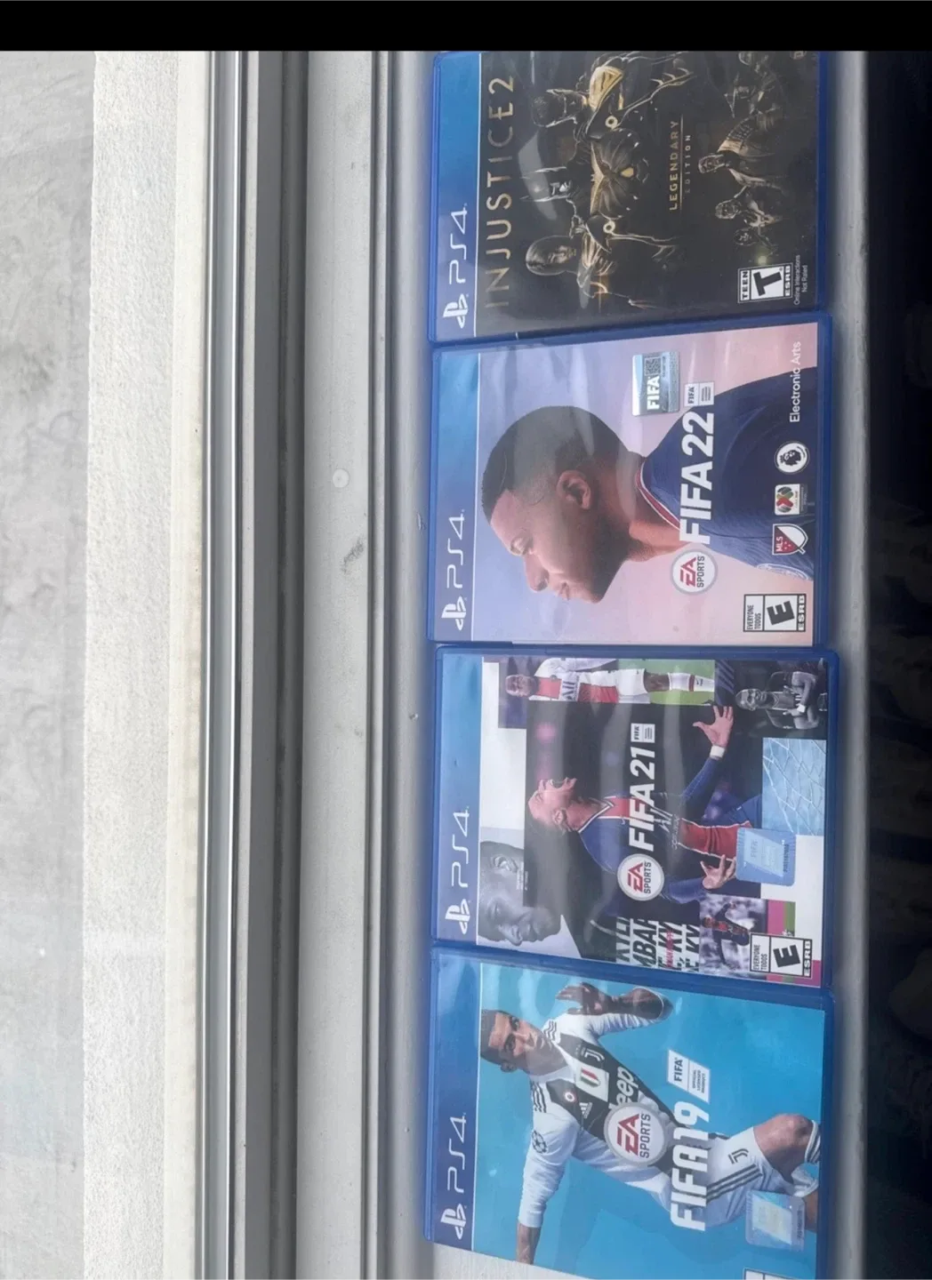 PS4 Games: FIFA 19, 21, 22, Injustice 2