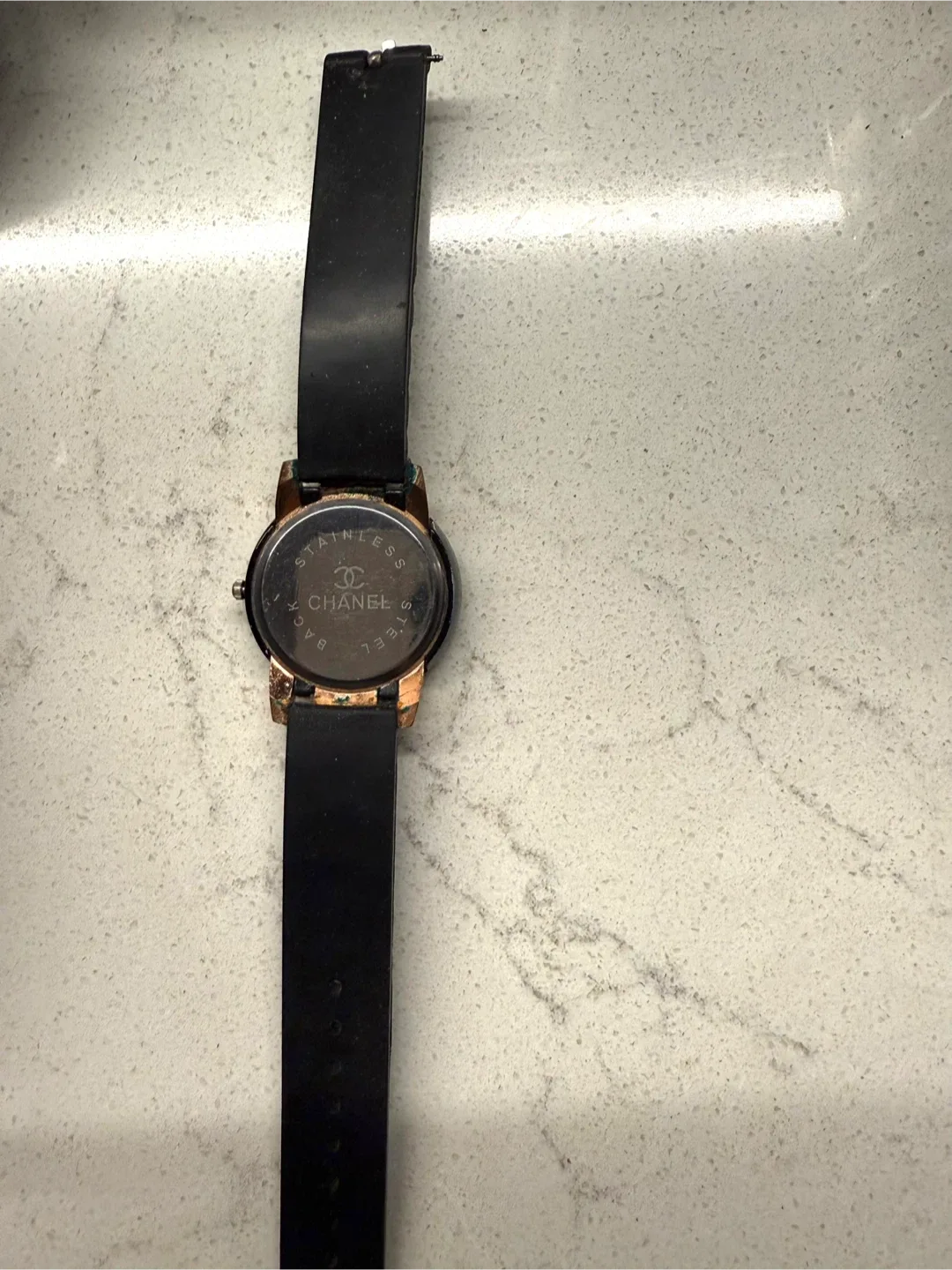 Chanel Quartz Watch image indicator(2)