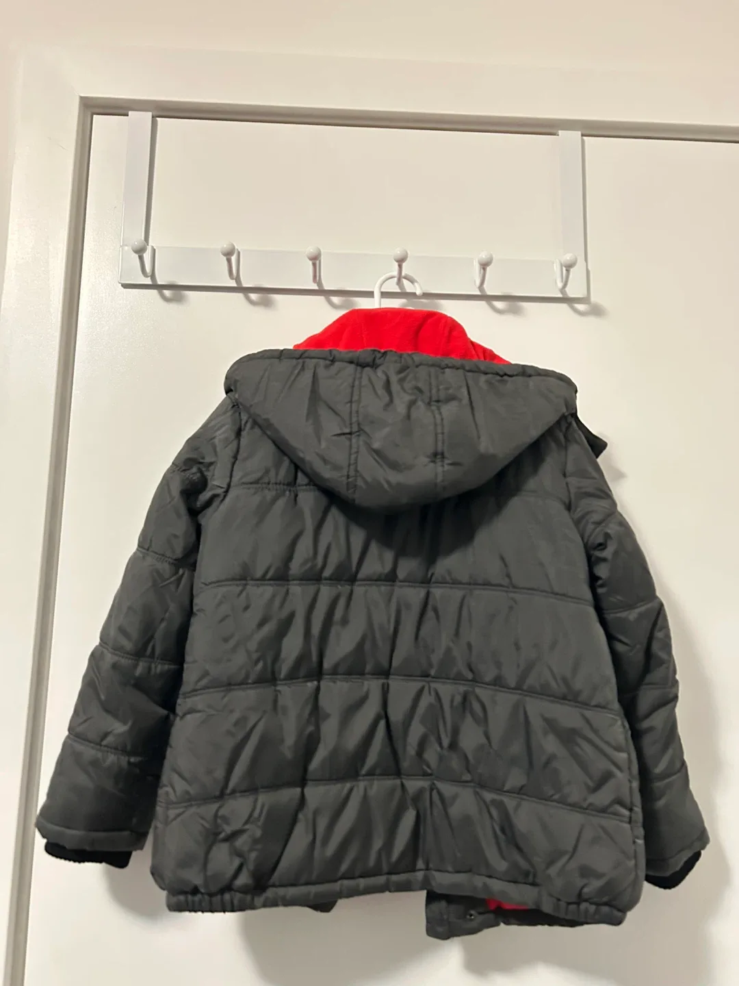 Kids' Black Puffer Jacket image indicator(2)