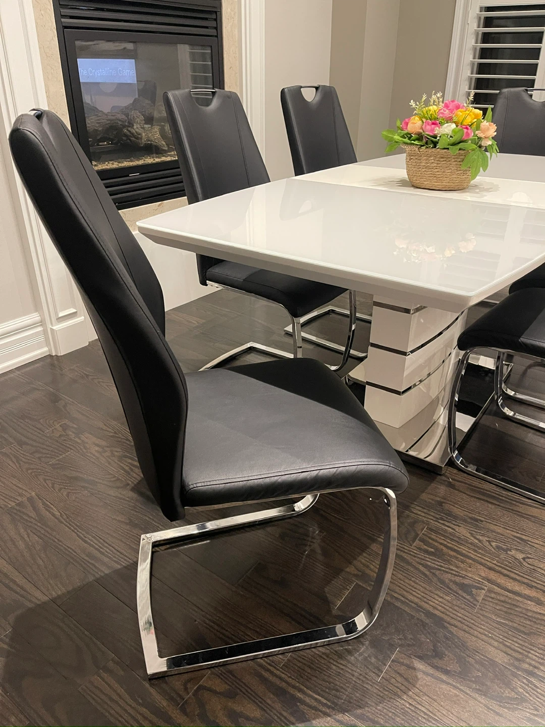 Dinner table sets