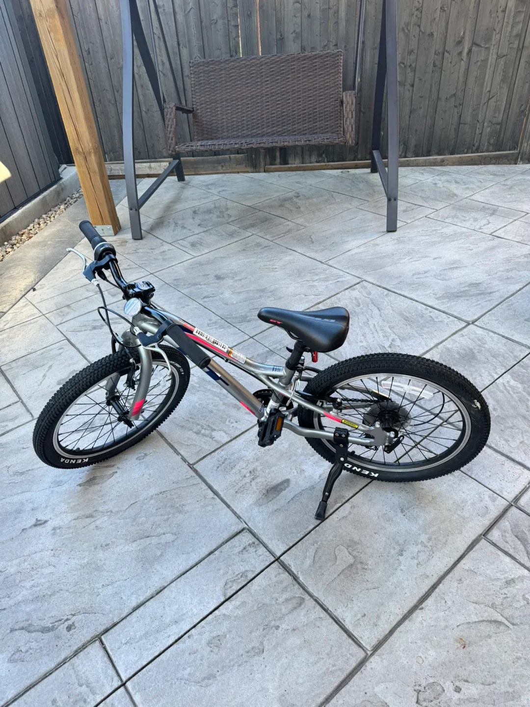 GT Lil Pump Girls Bike - 20 inch wheels image indicator(3)