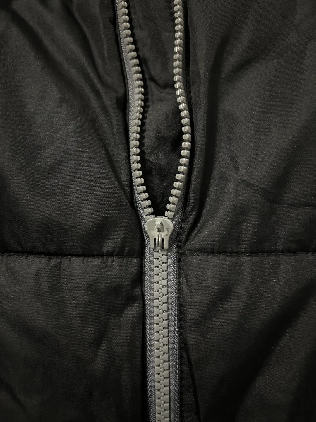 Old Navy Black Puffer Jacket - Size S image indicator(4)