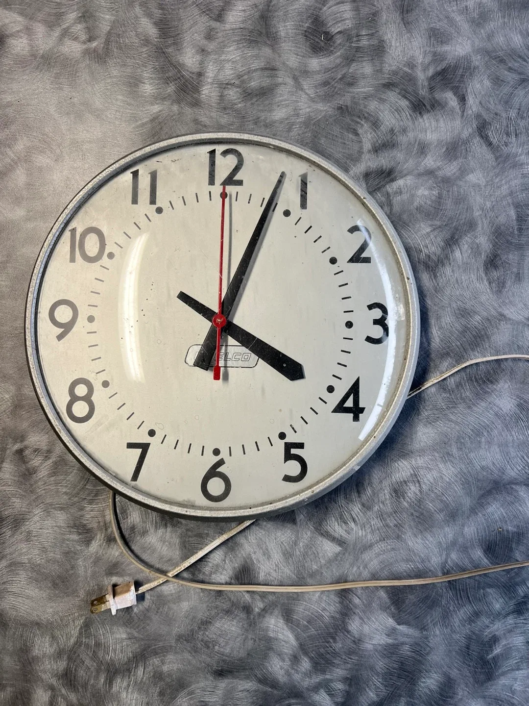 UNGALCO Wall Clock - Vintage