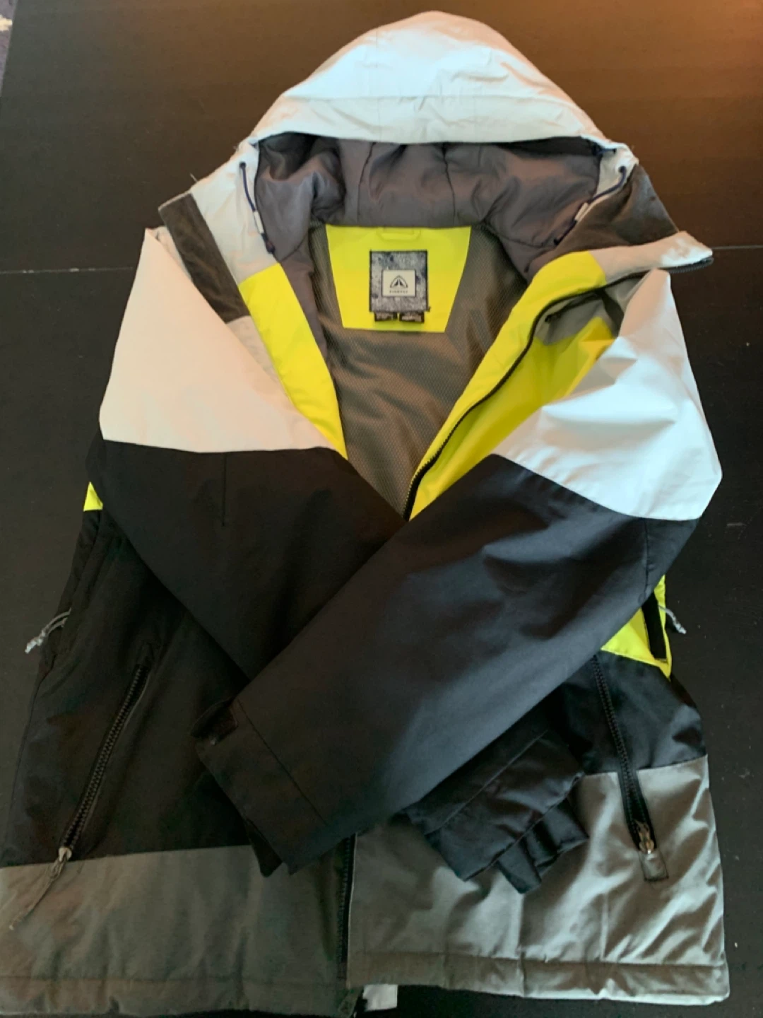 Firefly Snowboard Jackets - Size L
