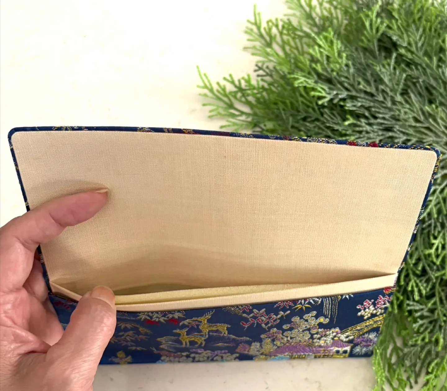 Nishijin-ori Silk Clutch Wallet - New image indicator(3)