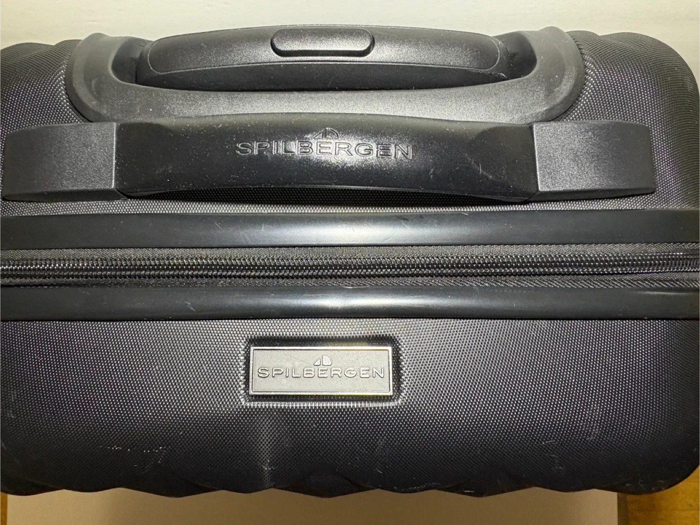 *Like new* Black TSA Lock Luggage Spilbergen Hard Cover image indicator(5)