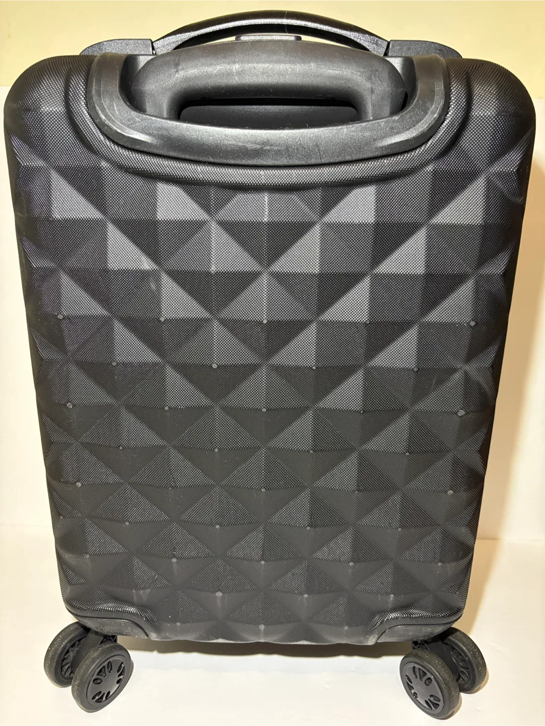 *Like new* Black TSA Lock Luggage Spilbergen Hard Cover image indicator(2)