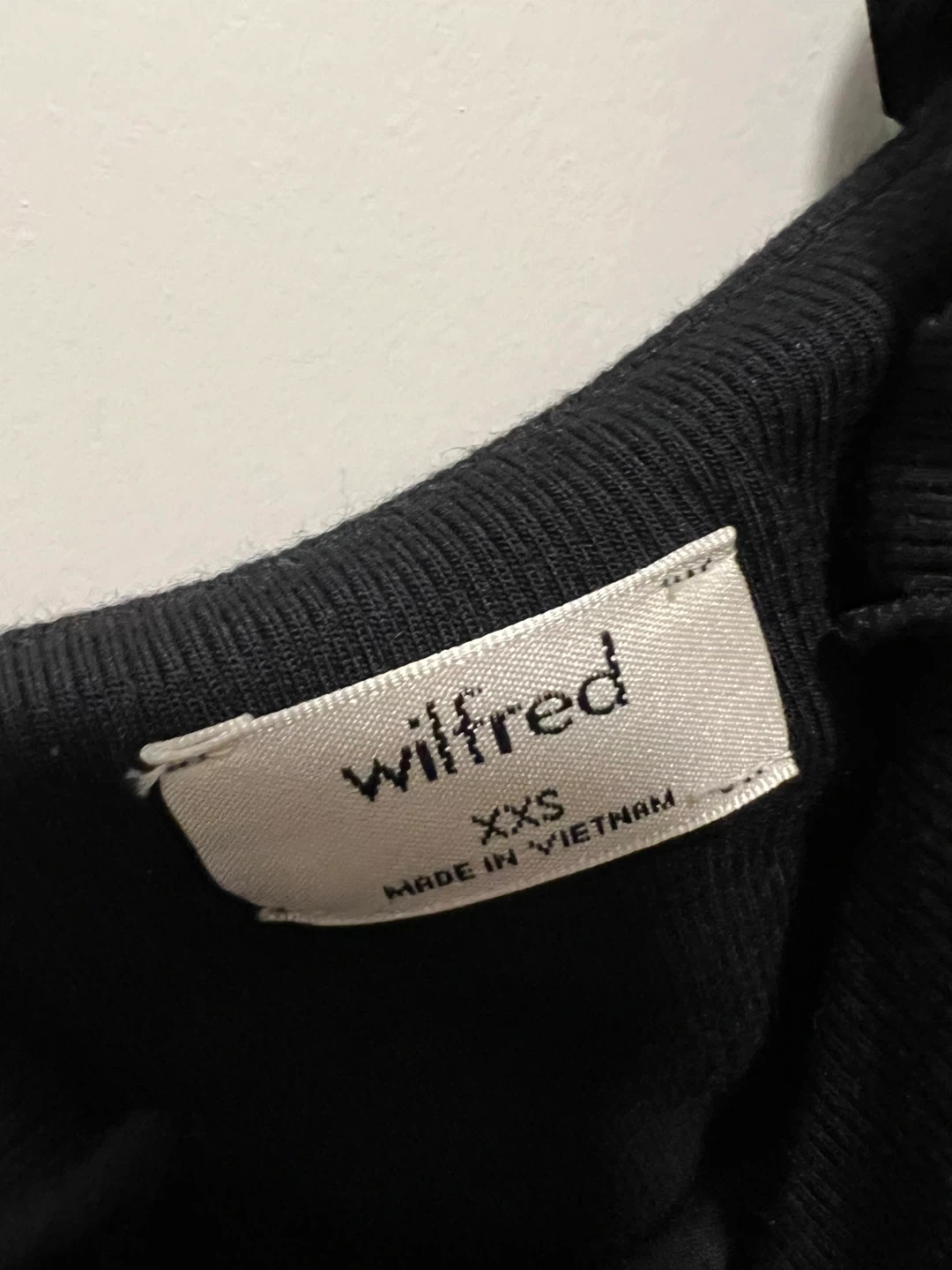 Brand new with tags: Aritzia Wilfred Maeva Bodysuit - Black, XXS - photo 3