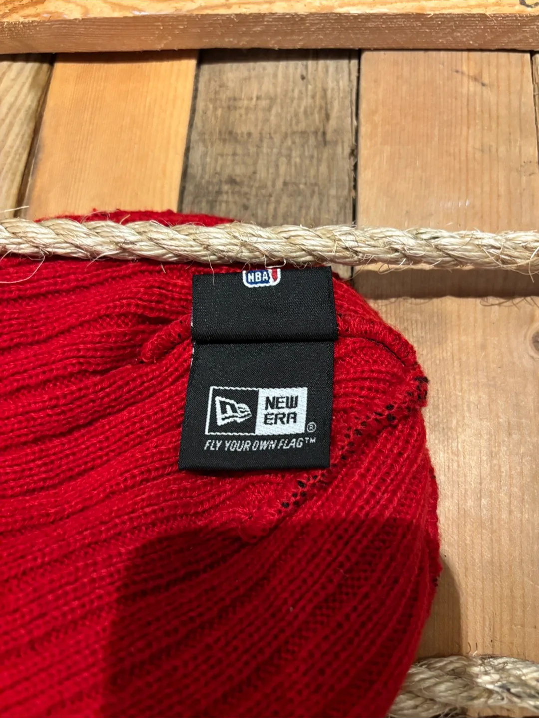 🏀 Toronto Raptors Toque - Embroidered Logos 🧢❤️ 🖤🤍 image indicator(4)