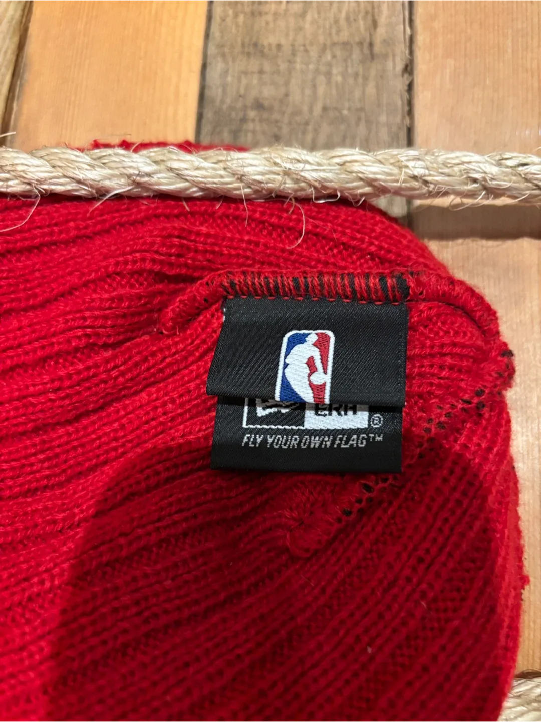 🏀 Toronto Raptors Toque - Embroidered Logos 🧢❤️ 🖤🤍 image indicator(3)