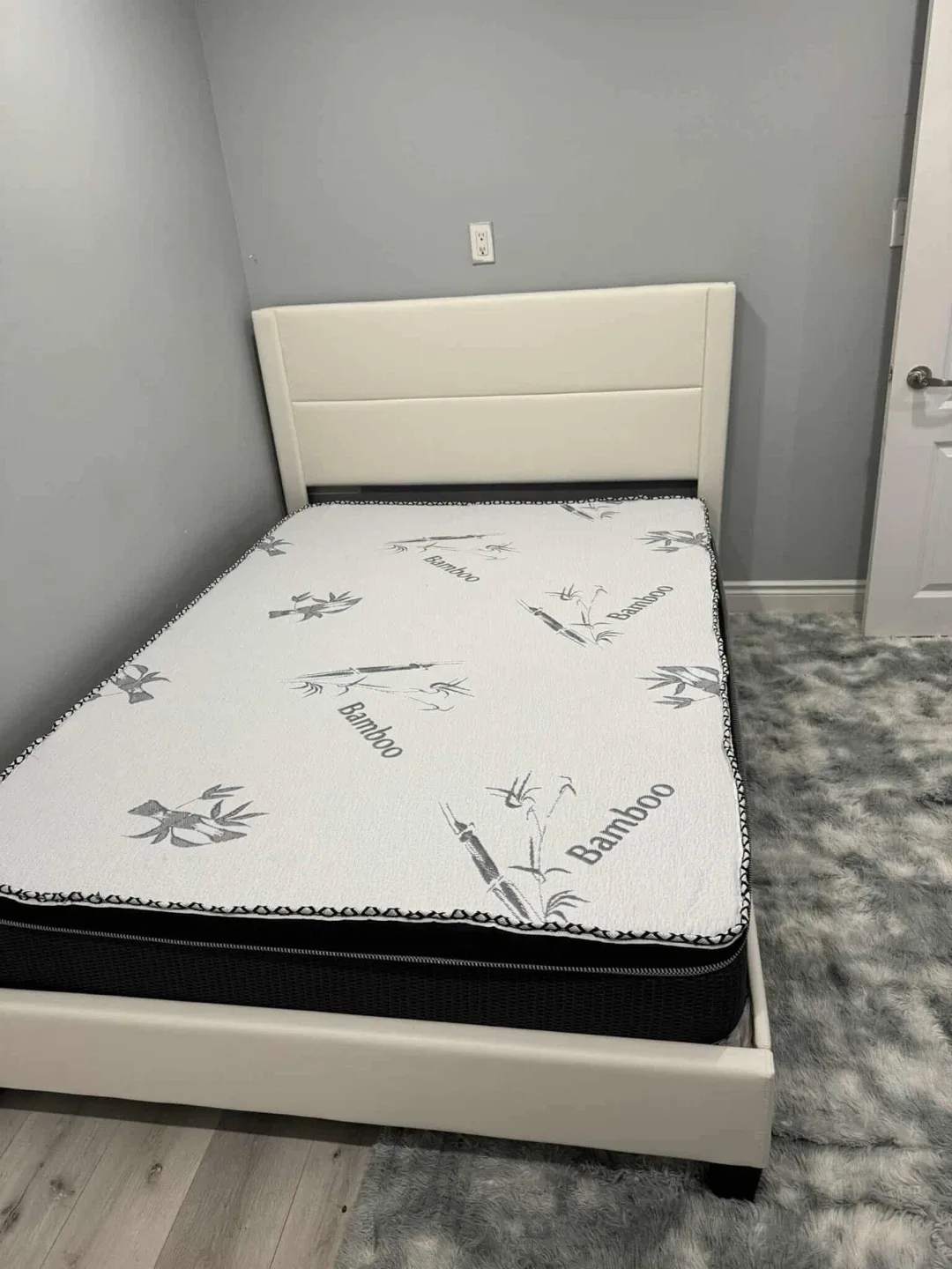 Queen bed frame with comfortable mattress !! Cash on delivery