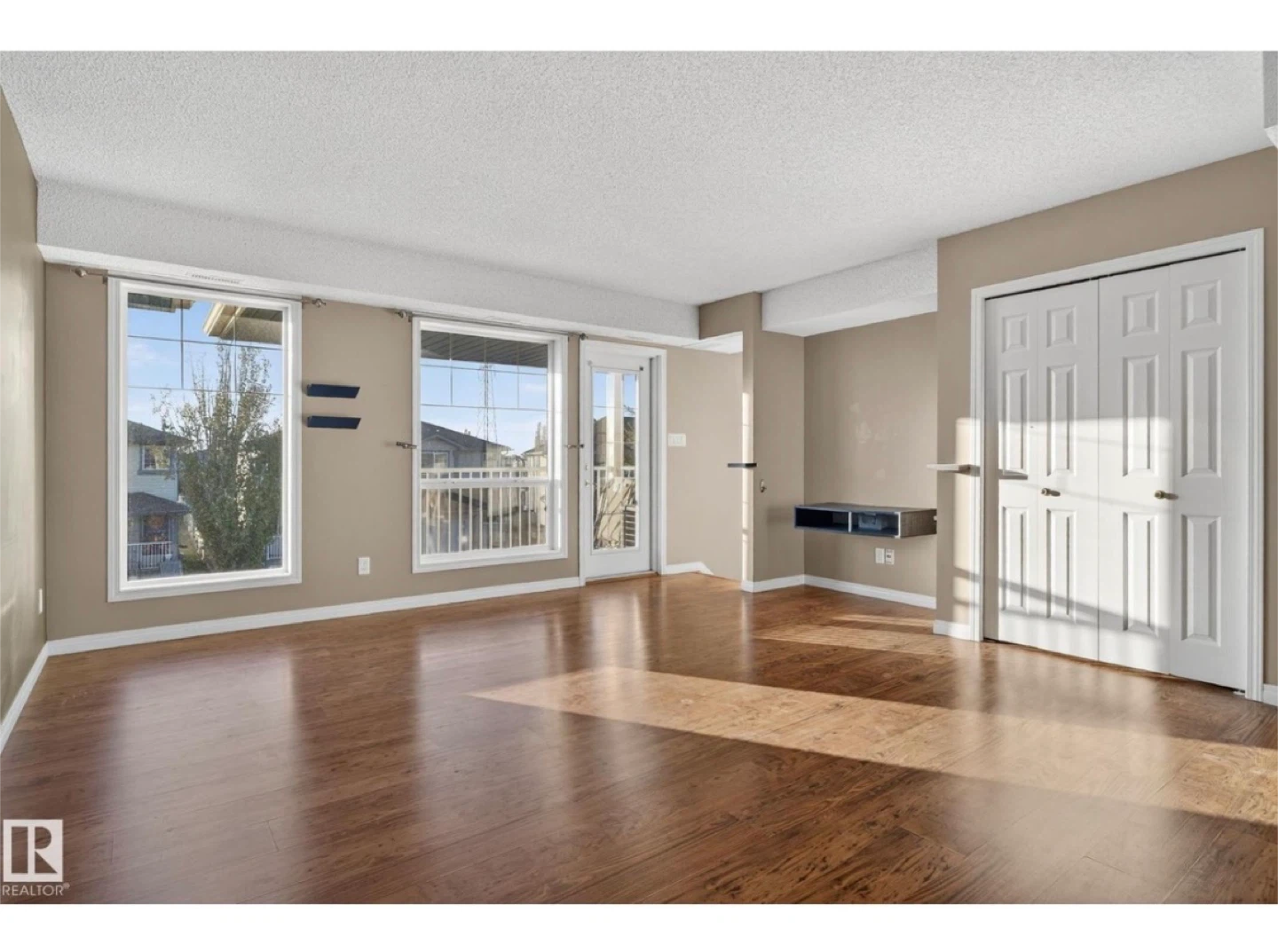 2 bedroom 1 bathroom condo for rent - photo 3