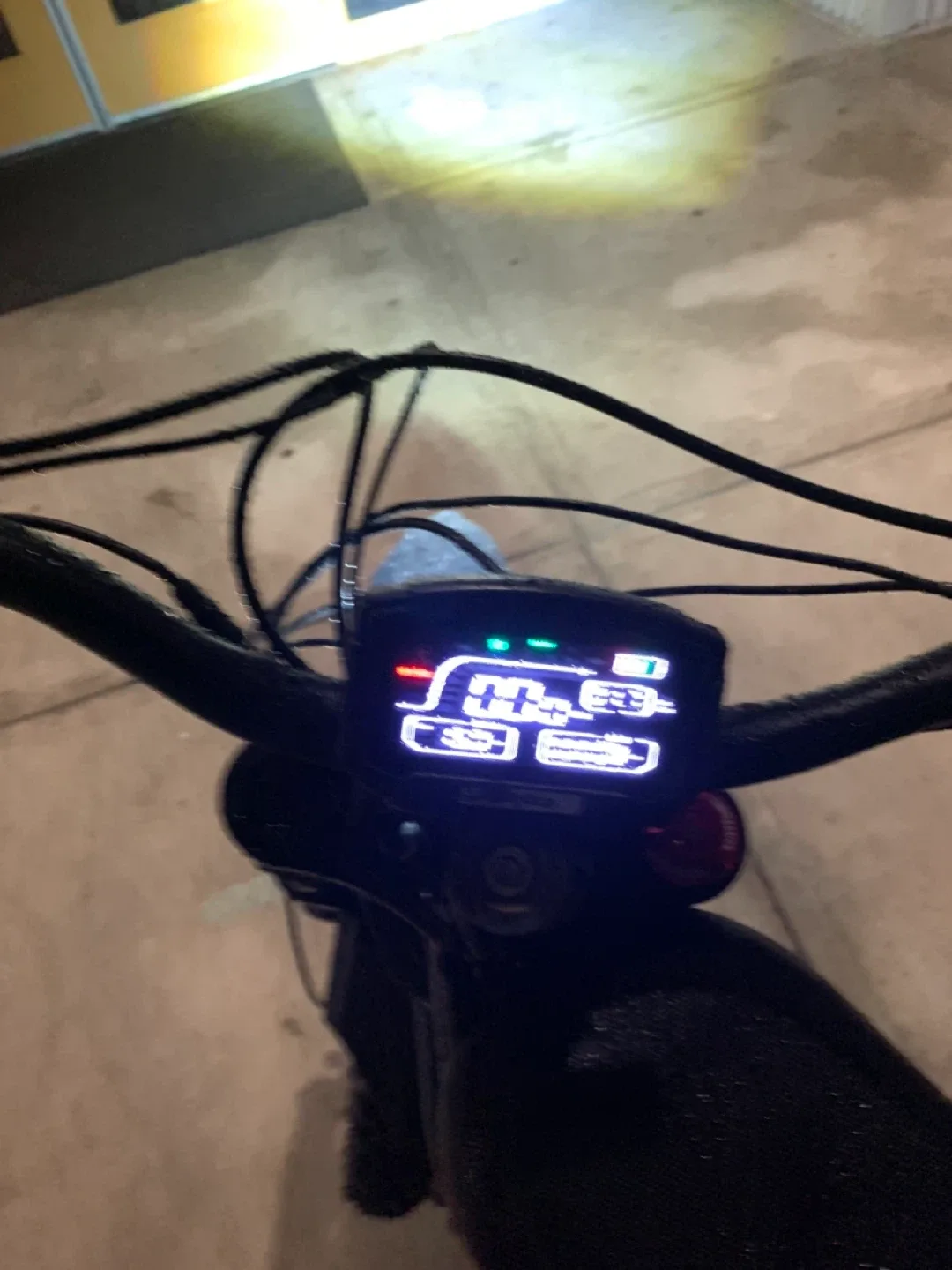 Gt73 Electric Dirt Bike - Great Condition! image indicator(2)