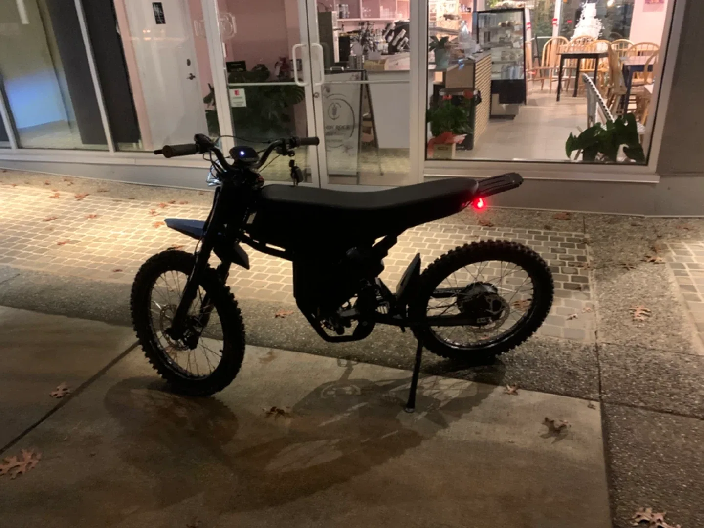 Gt73 Electric Dirt Bike - Great Condition! image indicator(3)