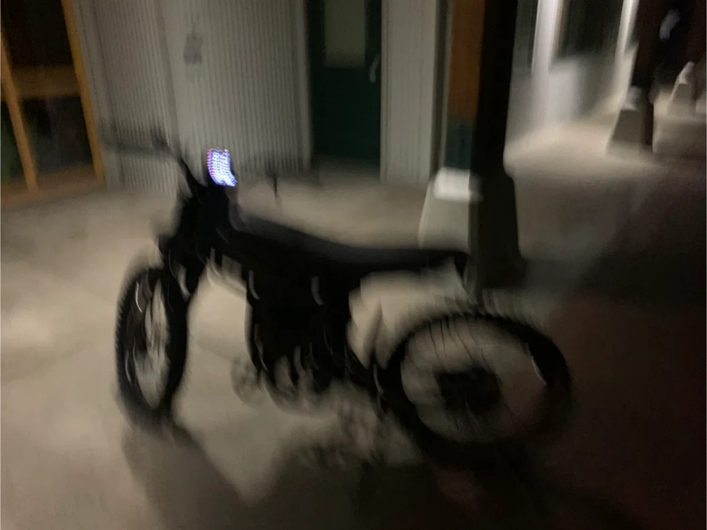 Gt73 Electric Dirt Bike - Great Condition! image indicator(6)