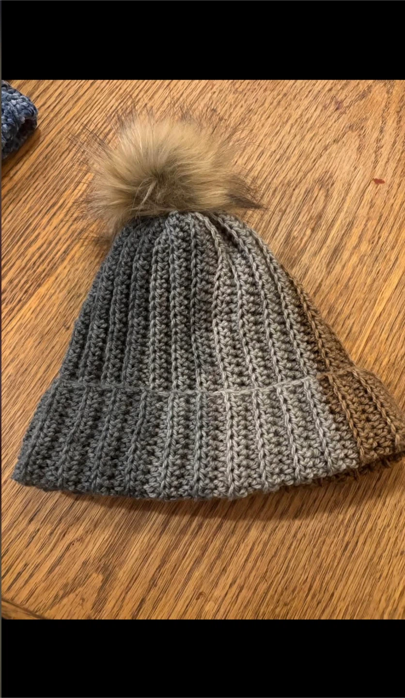 Handmade crochet toques - photo 3