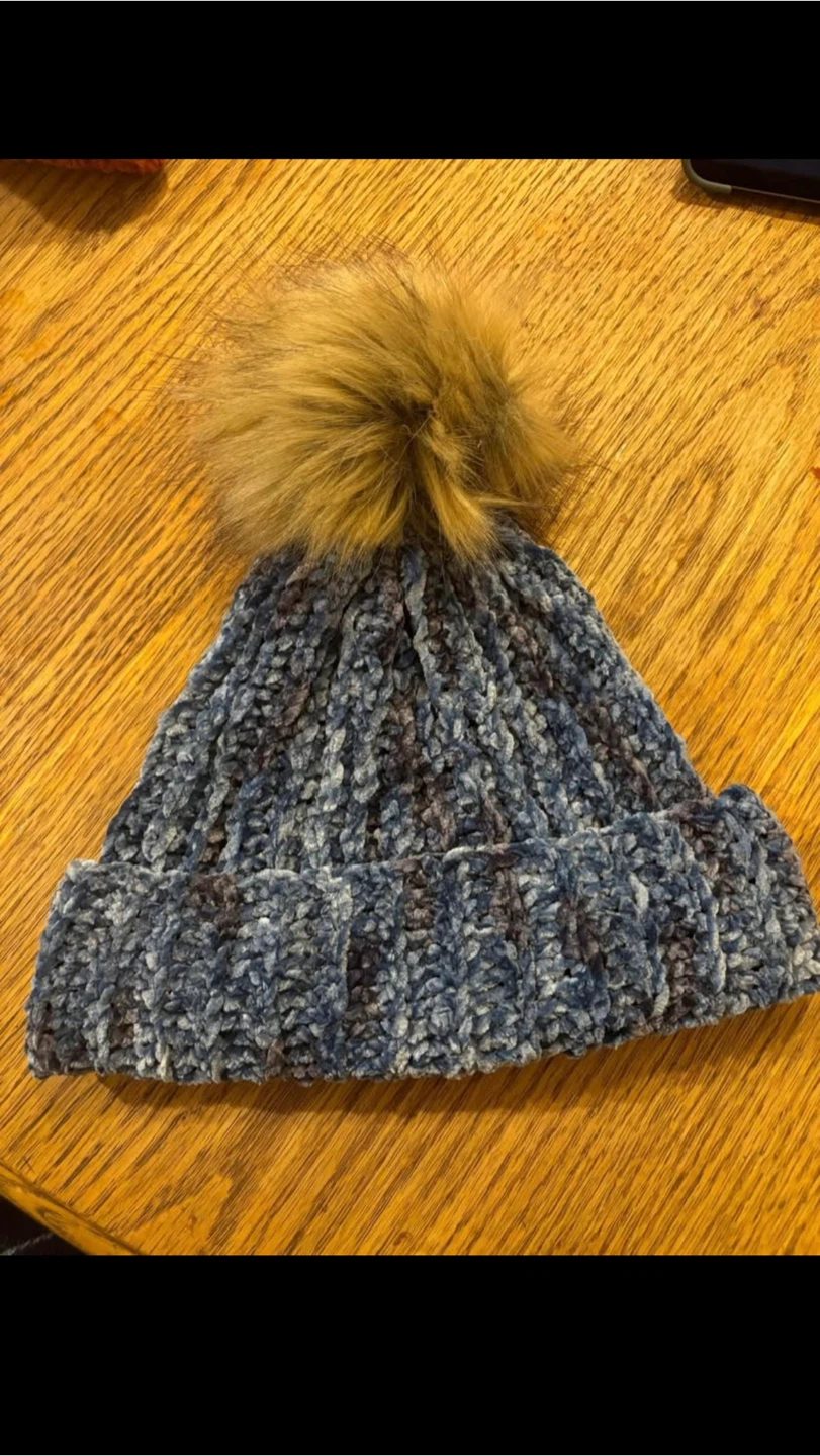 Handmade crochet toques - photo 4